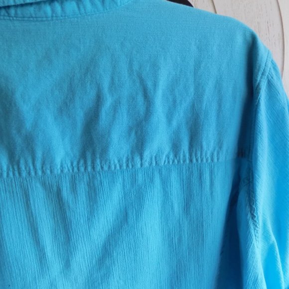 Basic Editions Light Blue Shirt - Picture 5 of 6